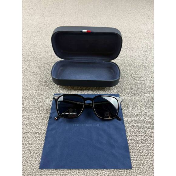 Tommy Hilfiger Sunglasses Black Stripe Square Frame TH Logo With Case UV Protect - Picture 1 of 11